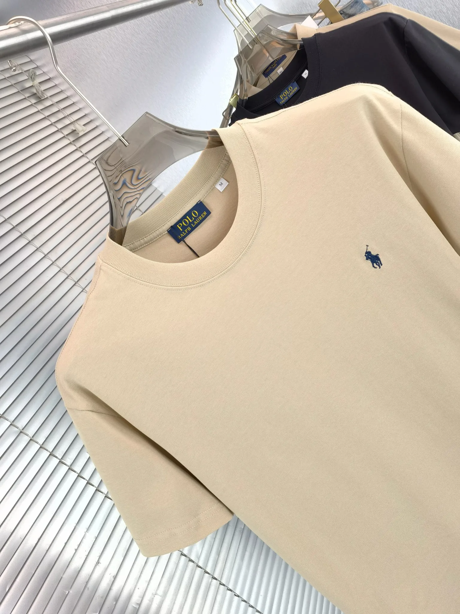 P180 🔥 Ralph Lauren Polo (available all year round) short-sleeved T-shirt 280g Couple style, same style for men and women. Made of imported custom-dyed fabric, fashionable yet luxurious. The quality is unquestionable. The upper body effect is great💂🏿 The single product is very unique. Color: Picture color Size: M ~ 2xL